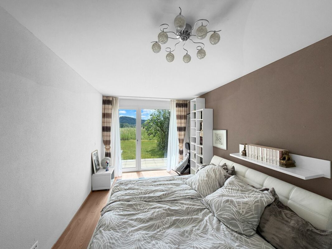 Wohnträume beim Rhein: 4,5-Zi.-Erdgeschosswohnung mit Garten in Hemishofen SH