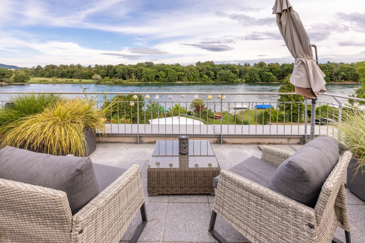 Exklusive 5,5-Zimmer-Terrassenwohnung - Premium-Rheinblick in Büsingen am Hochrhein