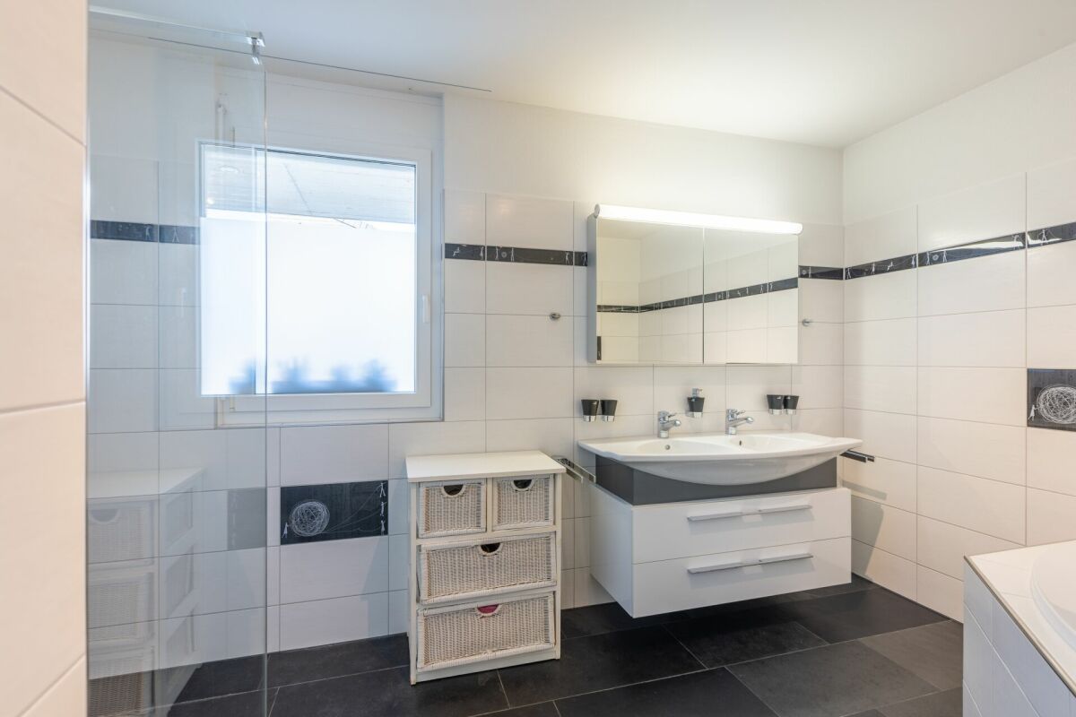 Exklusive 5,5-Zimmer-Terrassenwohnung - Premium-Rheinblick in Büsingen am Hochrhein