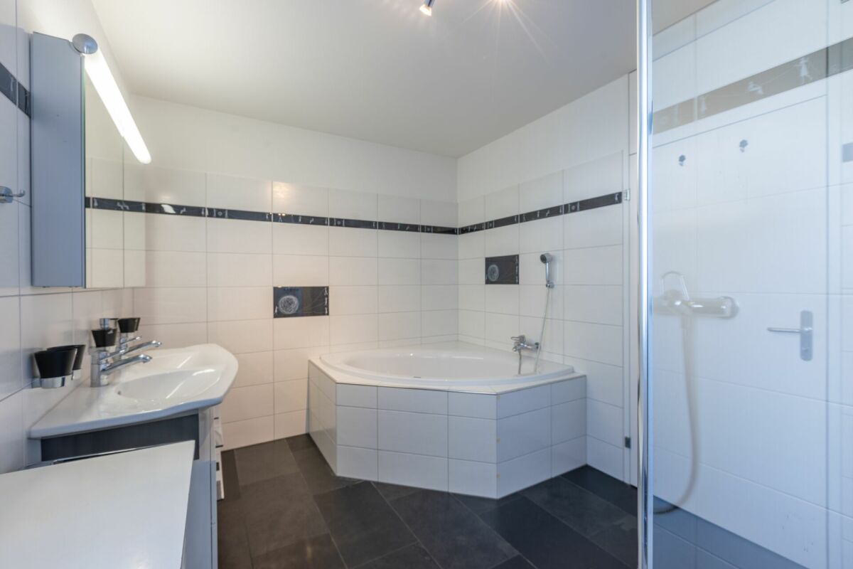 Exklusive 5,5-Zimmer-Terrassenwohnung - Premium-Rheinblick in Büsingen am Hochrhein