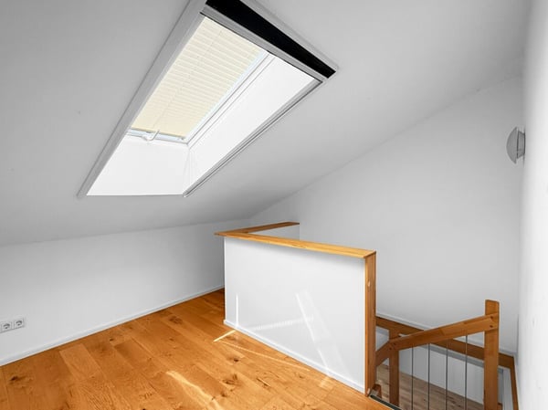 Modernisierte Maisonettewohnung in erster Rheinlage - bezugsbereit 15