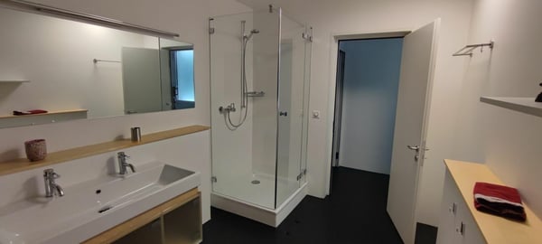 Haushälfte im Zentrum von La Punt 12