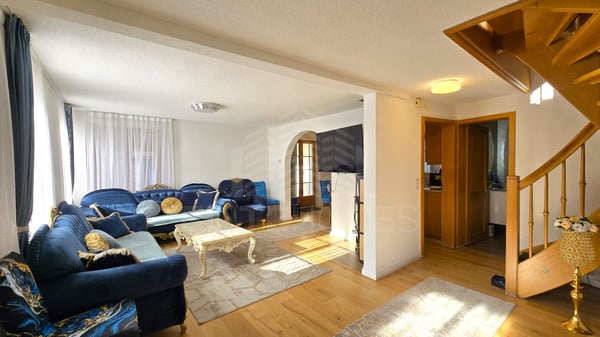 BANKGEPRÜFT - GROSSZÜGIGES RAUMANGEBOT AN ZENTRALER LAGE 2