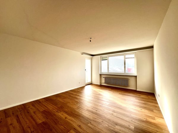Gemütliche 2.5-Zimmer Wohnung mit Balkon 2