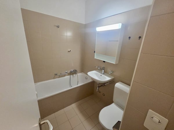 3 locali in zona ben servita 7