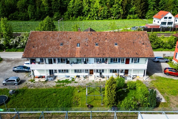 Grosse 1.5 Zimmer Maisonette mit Garten 1