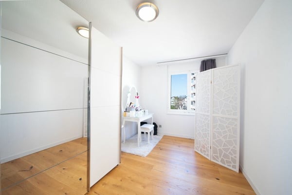 Moderne 1.5 Zimmer Wohnung mit Weitblick 2