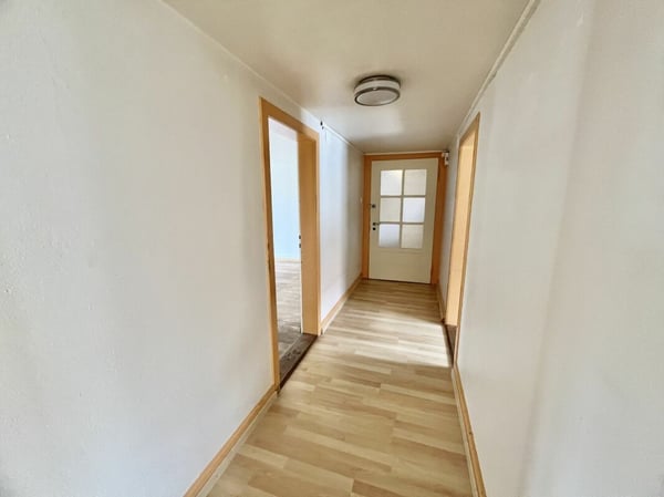 Zentrale 1.5-Zimmer-Wohnung in Bürglen 3