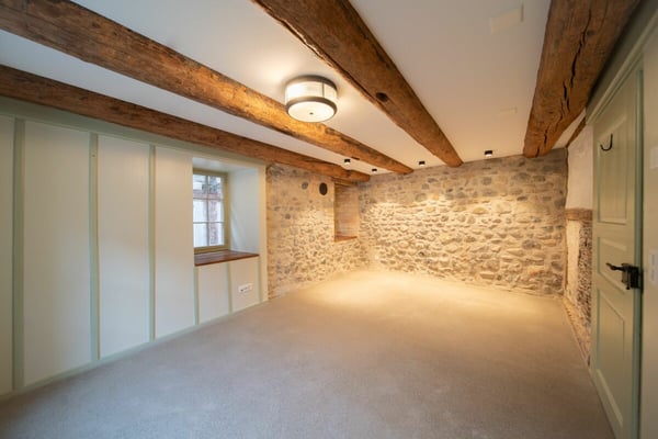 Historische Mauern: 1.5 Zimmer Maisonette 6