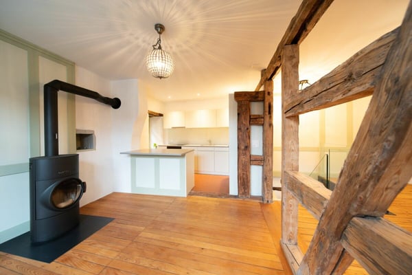 Historische Mauern: 1.5 Zimmer Maisonette 2