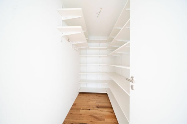 Neuwertige 1.5 Zimmer Wohnung mit viel Platz 6