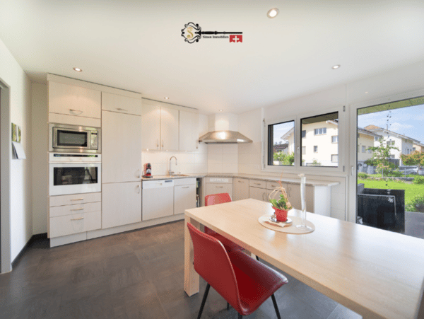 Einfamilienhaus mit Stall, Einliegerwohnung und viel Potenzial 8