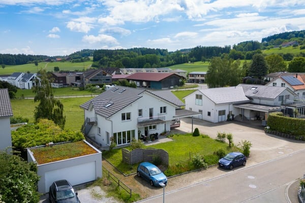 Einfamilienhaus mit Stall, Einliegerwohnung und viel Potenzial 3