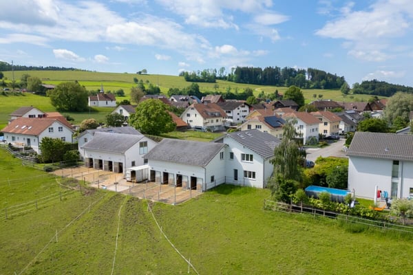Einfamilienhaus mit Stall, Einliegerwohnung und viel Potenzial 1