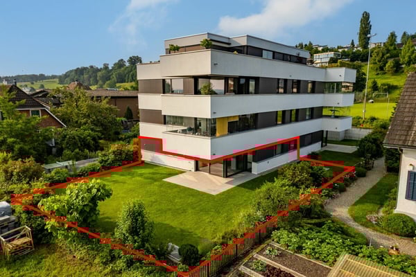 1.5 Zimmer Wohnjuwel mit eigenem Gartenparadies 1