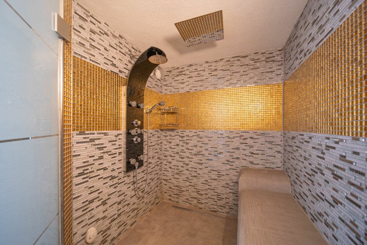 Exklusive Maisonettewohnung mit Dachloge und Spa-Bereich