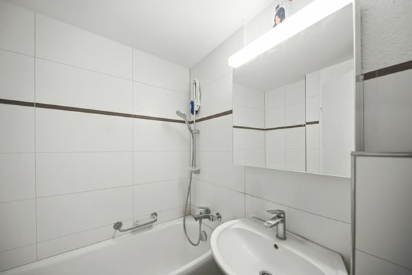 Zwei Wohneinheiten mit Garten und Potenzial an ruhiger Lage in Bürglen TG 11