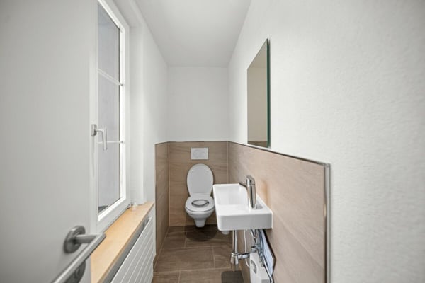 Vollständig renovierter Hausteil mit zwei attraktiven Wohneinheiten 18