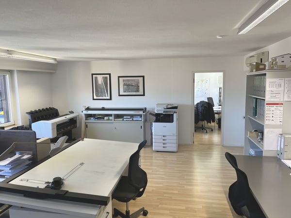 Büroräumlichkeiten mit Einbauküche an ruhiger Lage in Trimmis 5