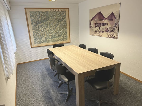 Büroräumlichkeiten mit Einbauküche an ruhiger Lage in Trimmis 7