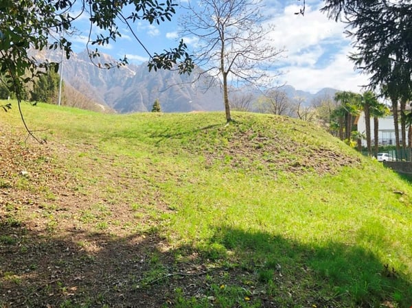 Terreno edificabile di 904 mq con vista aperta 4