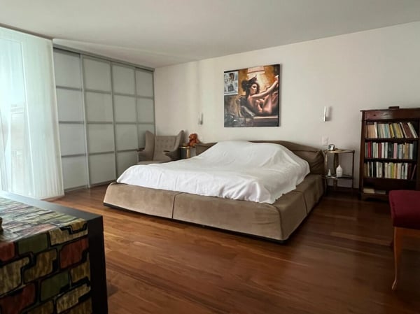 Ampio ed elegante appartamento di 320 mq, ultimo piano 9