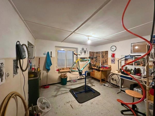 Interessante complesso abitativo da ristrutturare con corte privata e piccolo giardino 12