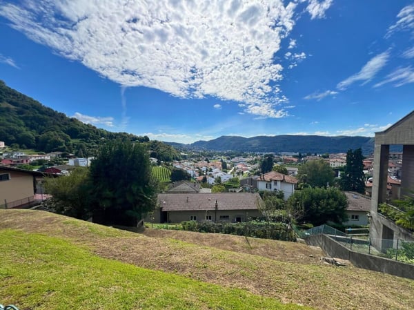 Terreno edificabile con vista 1