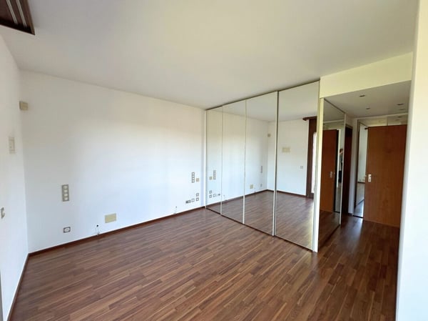 Signorile casa gemella nel verde e con vista aperta 13