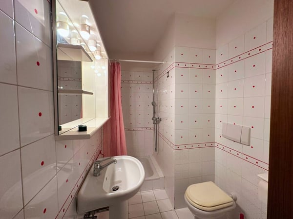 Signorile casa gemella nel verde e con vista aperta 15