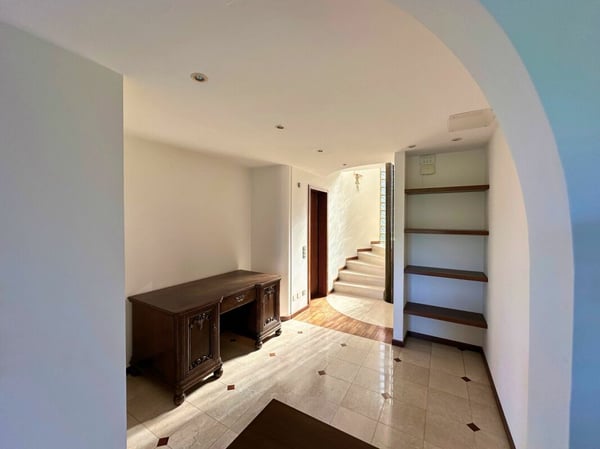 Signorile casa gemella nel verde e con vista aperta 4