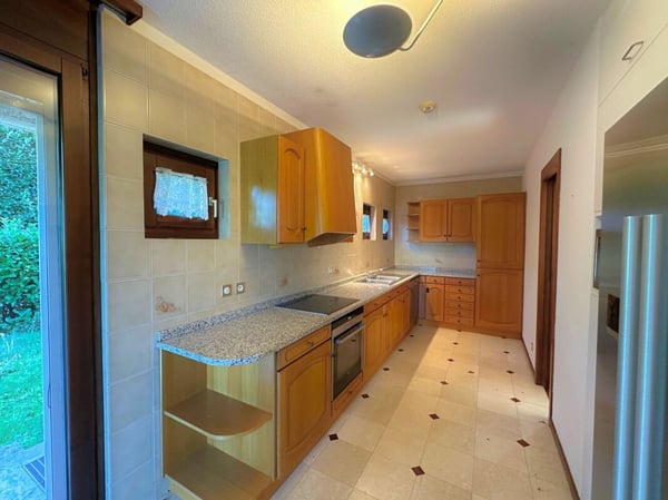 Signorile casa gemella nel verde e con vista aperta 6