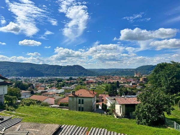 Terreno edificabile con vista aperta e soleggiato 4