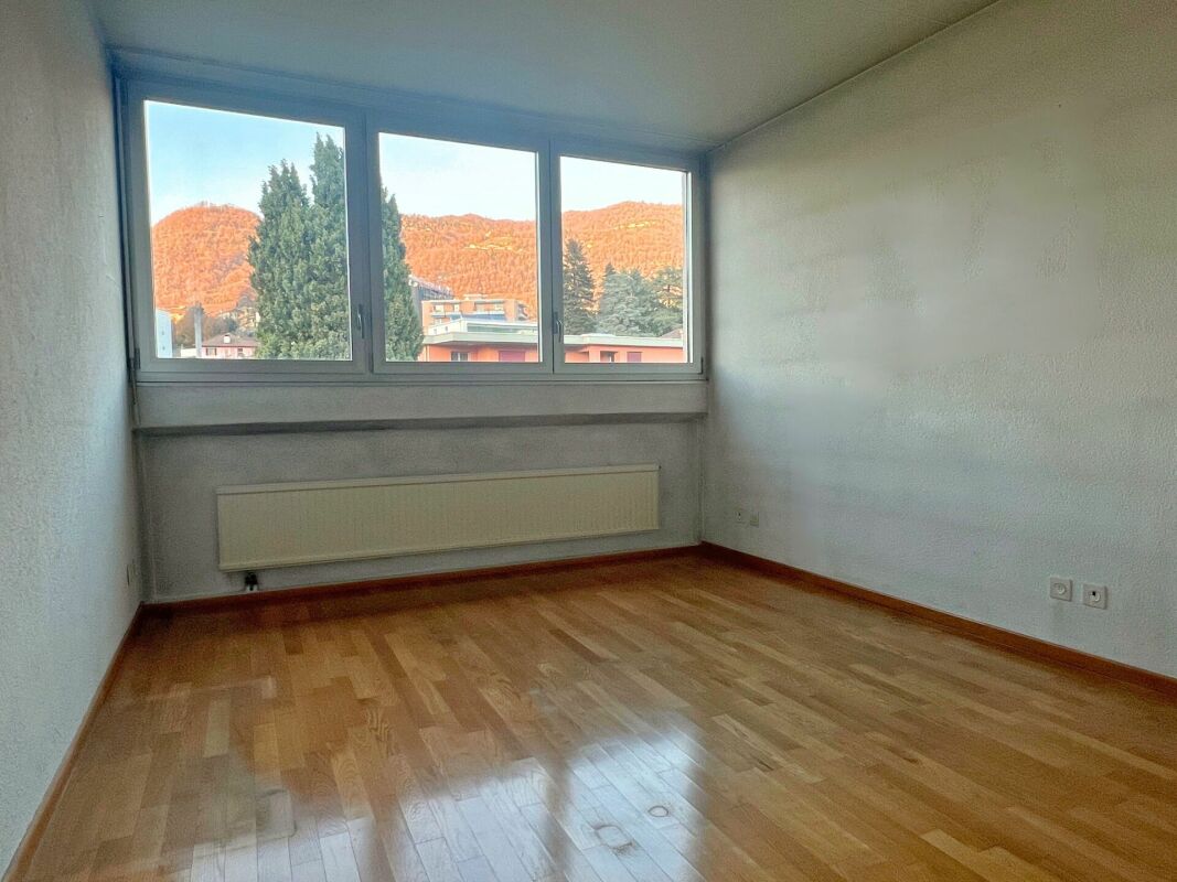 Appartamento all'ultimo piano di 5 locali con balcone