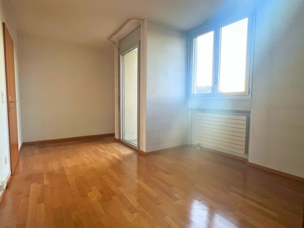 Appartamento all'ultimo piano di 5 locali con balcone