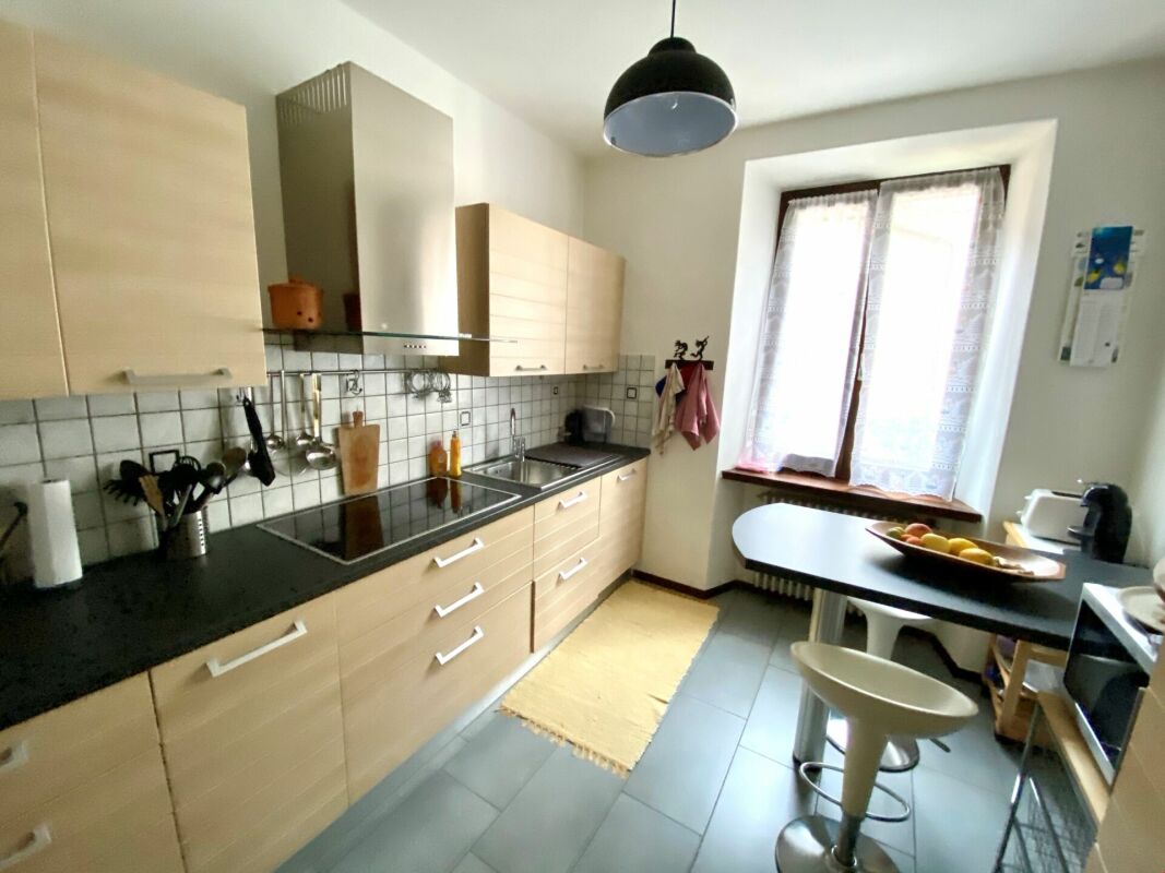 Casa di tre appartamenti per investimento a reddito