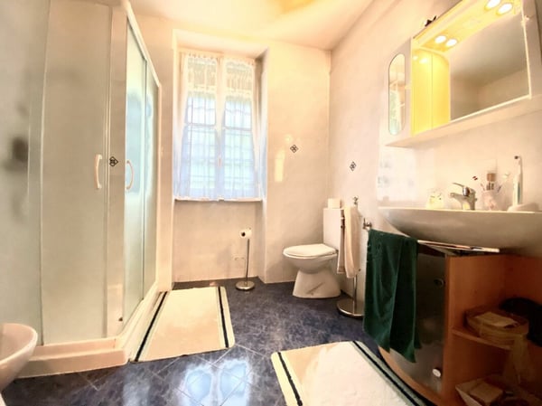 Casa di tre appartamenti per investimento a reddito 9