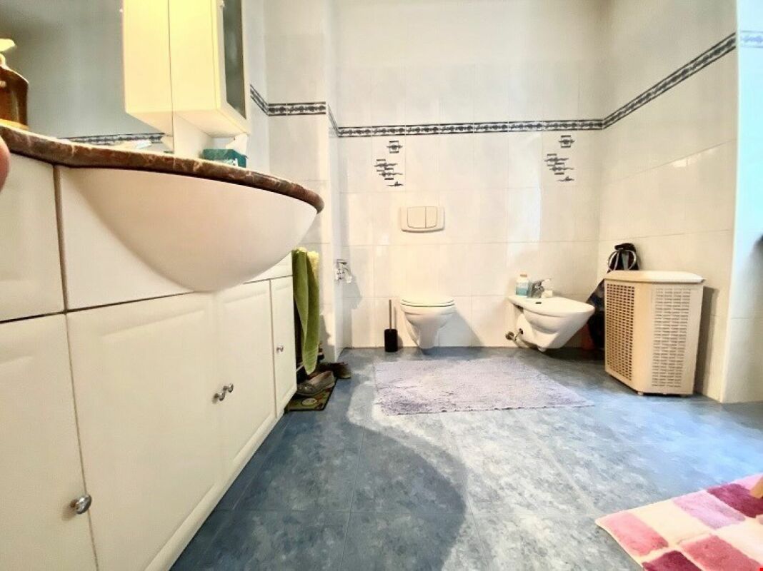 Rinnovata casa indipendente in zona verdeggiante e tranquilla
