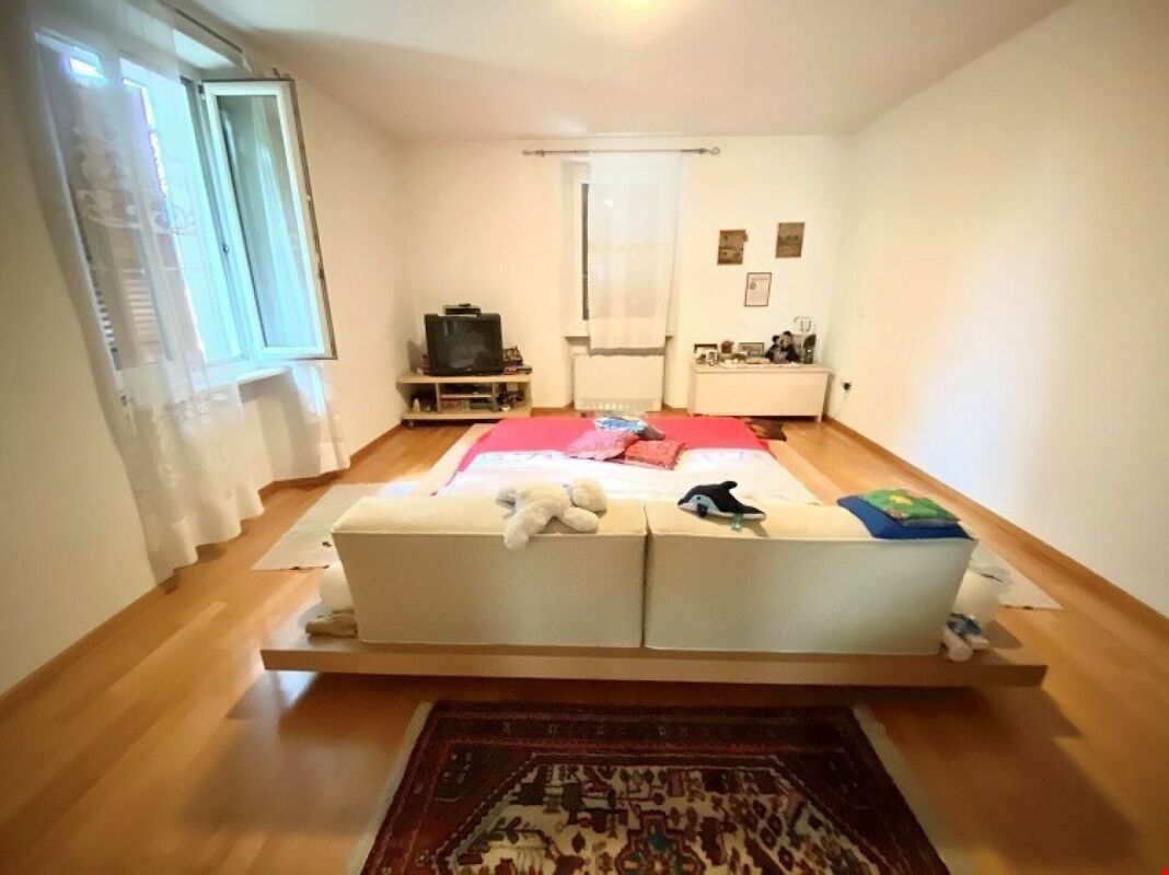 Rinnovata casa indipendente in zona verdeggiante e tranquilla