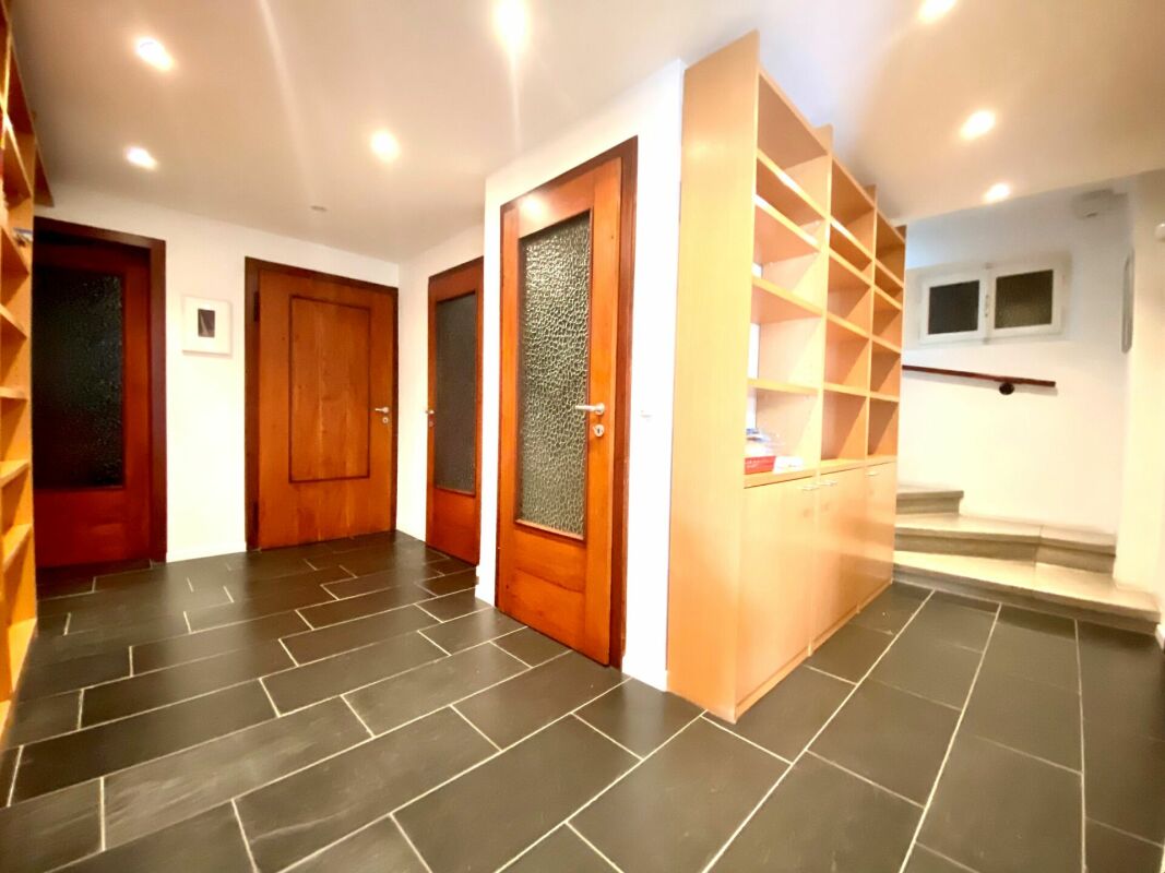 Casa indipendente con giardino e garage