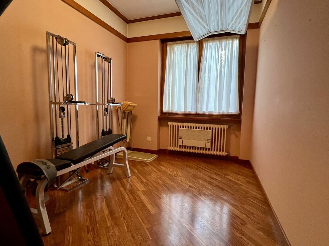 Grande ed elegante villa con terreno edificabile