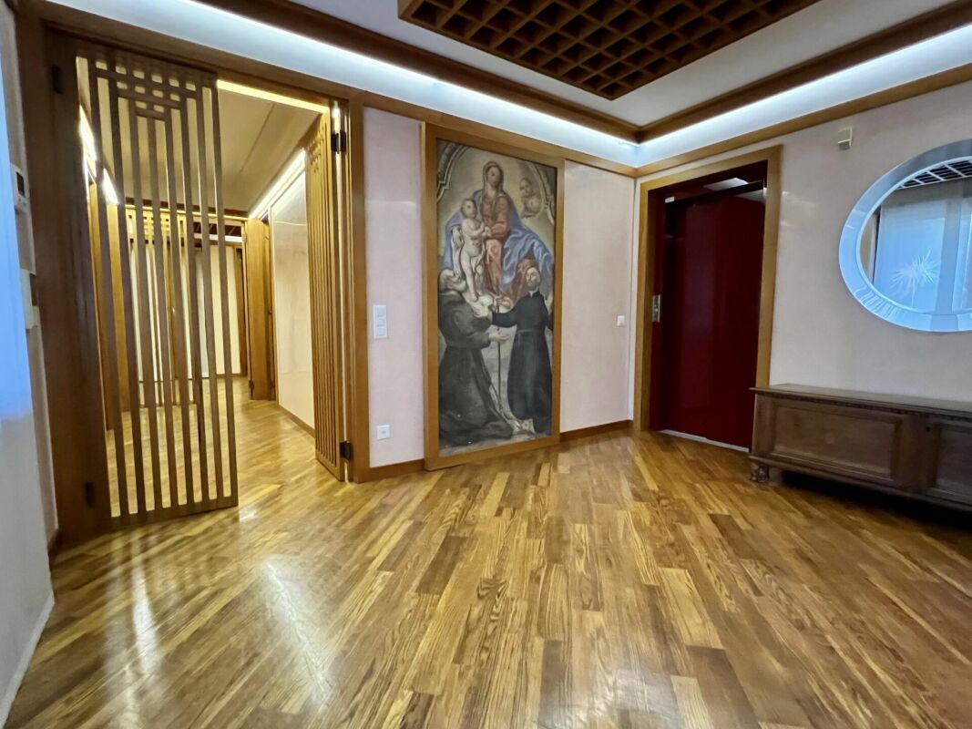 Grande ed elegante villa con terreno edificabile