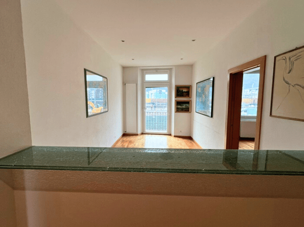 Vendesi elegante appartamento in centro Chiasso adibito a uffici 5