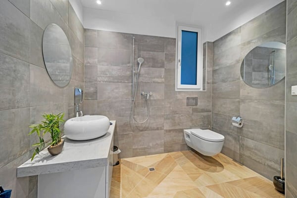 Ampia proprietà misto residenziale-commerciale con vista 12