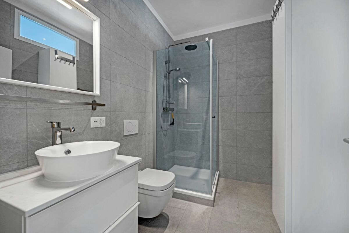 Ampia proprietà misto residenziale-commerciale con vista