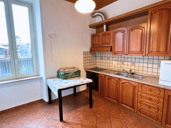 Ampia casa plurifamiliare con autorimessa a Balerna 6