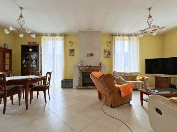 Ampia casa plurifamiliare con autorimessa a Balerna 4