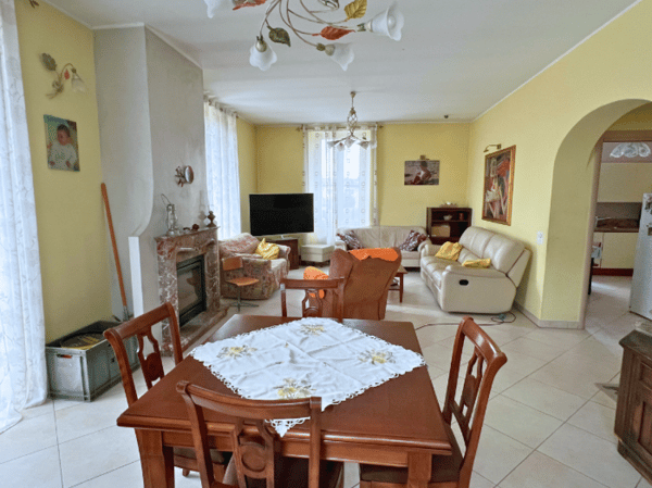 Ampia casa plurifamiliare con autorimessa a Balerna 3