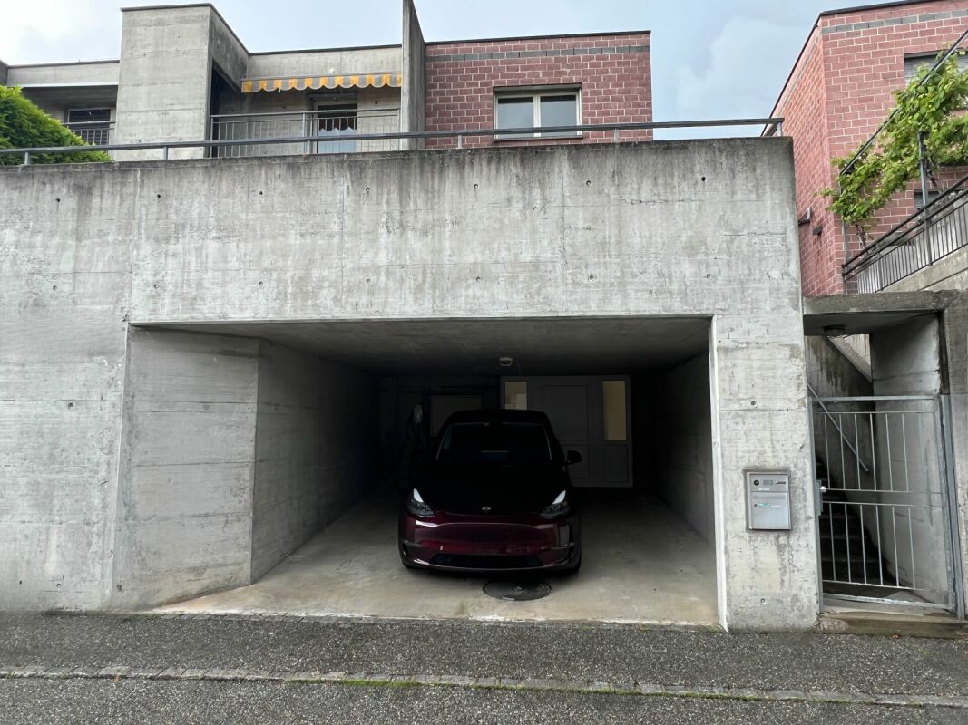 Casa unifamiliare moderna, con terrazza e giardino privato