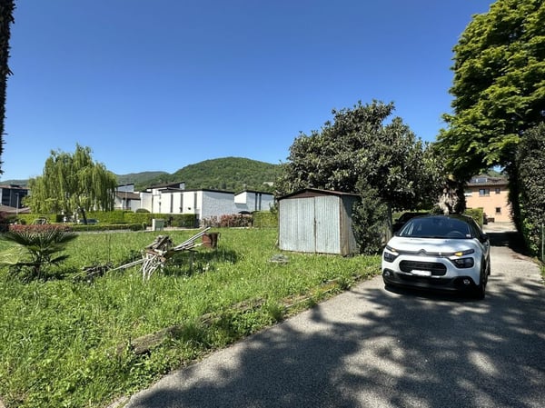 Terreno edificabile di 1180 mq, pianeggiante, soleggiato e servito 4